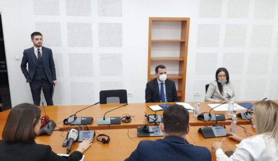 Deputetët e VV-së braktisin mbledhjen ku po raporton ministrja Haradinaj