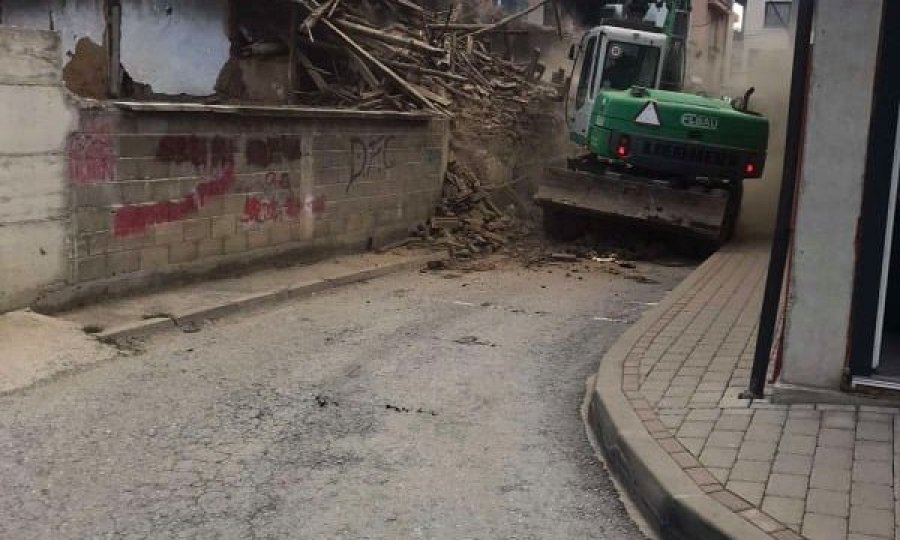 Rrënohet objekti në Gjilan që rrezikonte nxënësit e shkollës “Musa Zajmi”