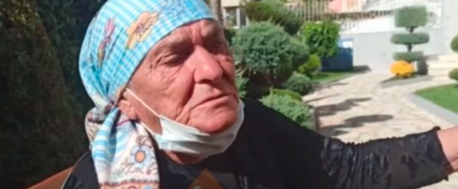 Policia e akuzon 87-vjeçaren shqiptare për ndotje mjedisi, sepse e gjetën duke kullotur bagëtinë