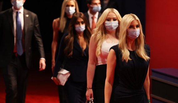 Pas kritikave të ashpra, gratë e familjes Trump vendosin maskat
