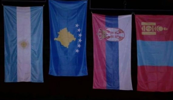 Kur flamuri i Kosovës është mbi Serbinë