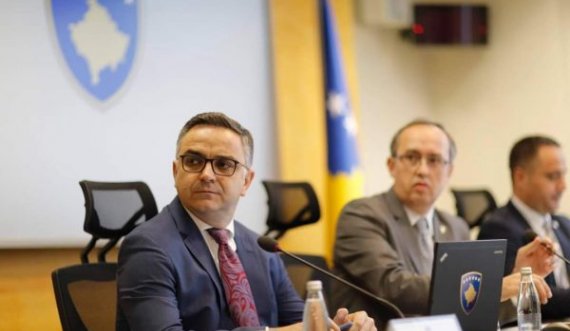 Tahiri: Qeveria e Kosovës nuk do t’i bëjë favore Serbisë me Asociacionin 