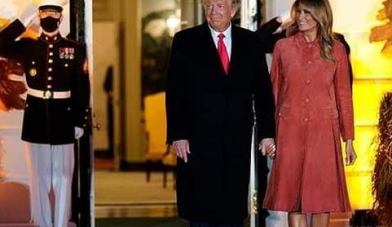 Halloween në Shtëpinë e Bardhë, foto e Trump dhe Melania që u bë virale