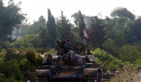 Sulmet ruse vrasin dhjetëra rebelë të mbështetur nga Turqia në Siri
