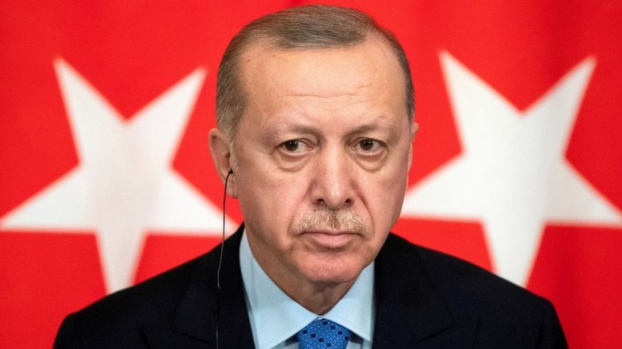Tensionim i situatës: Erdogan bën thirrje të mos blihen produktet franceze