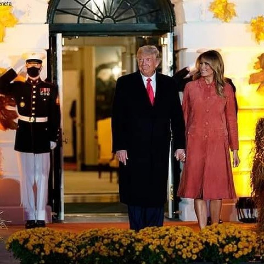 Halloween në Shtëpinë e Bardhë, foto e Trump dhe Melania që u bë virale