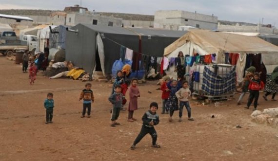 COVID-19 po përhapet frikshëm në kampet e refugjatëve në Siri, shifrat u 10-fishuan muajin e kaluar