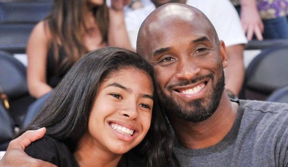9 muaj pas vdekjes së Kobe Bryant dhe vajzës së tij ndodh diçka e pazakontë në Amerikë