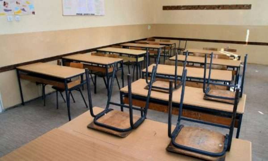 Mbyllen 14 shkolla, infektohen mbi 250 nxënës e mësimdhënës
