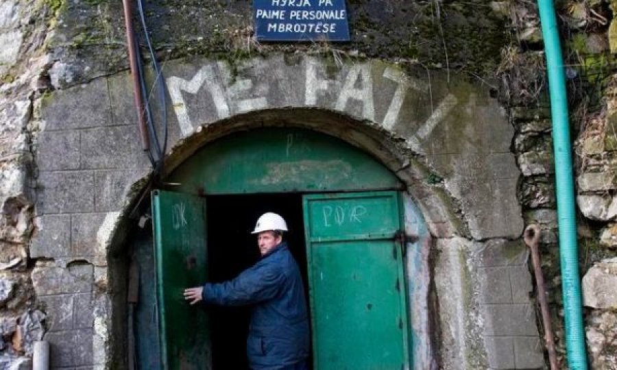 Kryeshefi i Trepçës jep detaje mbi bllokimin e xhirollogarive