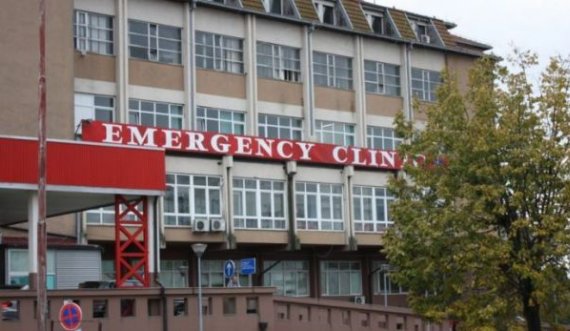 “Pse po qeshni”, familjarët e pacientit me COVID sulmojnë teknikun e Radiologjisë në QKUK