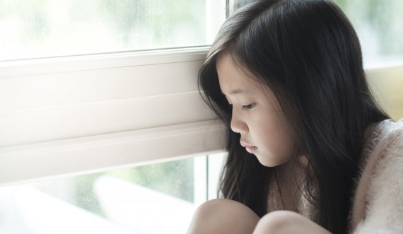 Si ta kuptoni që fëmijët tuaj po përjetojnë ankth ose depresion? Ja shenjat ndaj të cilave duhet të bëni kujdes