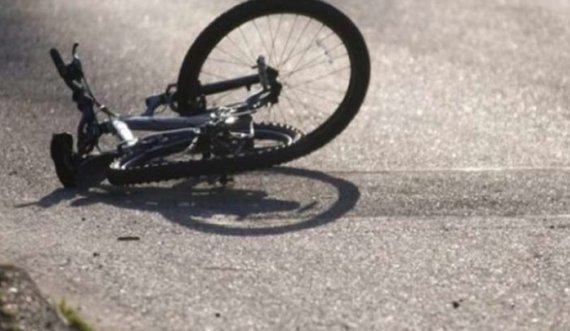 Vdes një person në Ferizaj, e goditi vetura derisa po voziste biçikletën