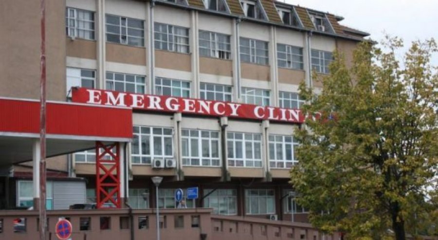 “Pse po qeshni”, familjarët e pacientit me COVID sulmojnë teknikun e Radiologjisë në QKUK