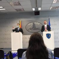 Autostrada që lidh Kosovën me Maqedoninë Veriore duhet të përfundojë, thotë Abrashi
