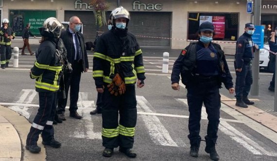 Sulm me thikë në Francë, raportohet një i vdekur. Disa të plagosur