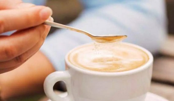 Zbuloni sa sheqer duhet t’i hidhni kafes dhe kujdesi që duhet të tregoni