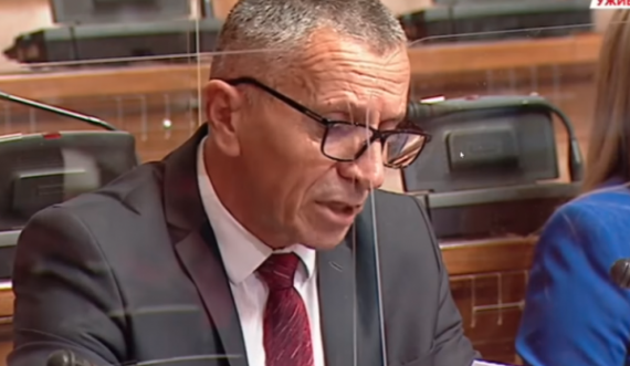 Fjalimi historik i deputetit shqiptar në Kuvendin e Serbisë i titruar në gjuhën shqipe