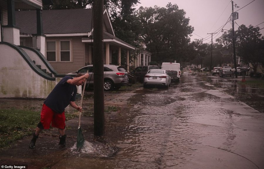 Përmbytje, dëme dhe një viktimë, uragani “gjunjëzon” New Orleansin