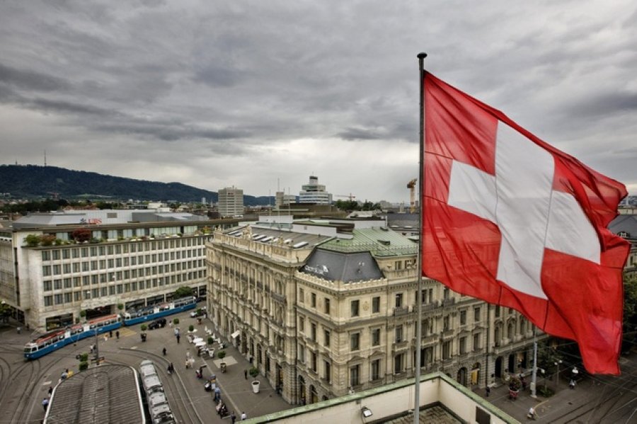 Këto janë rregullat e reja të karantinimit për ata që duan të shkojnë në Zvicër
