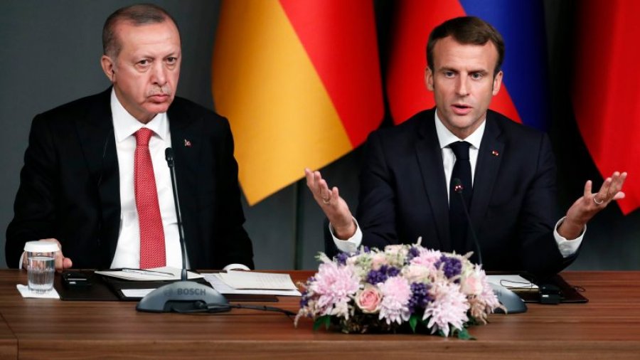 Francezët me origjinë turke reagojnë pas përplasjes Macron-Erdogan: I duam të dyja vendet