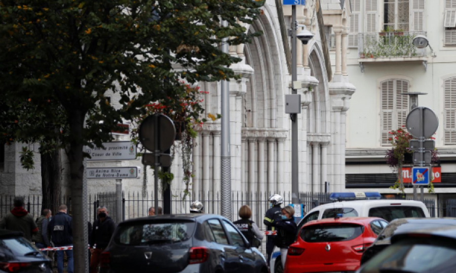 Detaje nga sulmi në Francë: Konfirmohen tre të vdekur, një gruaje i është hequr koka