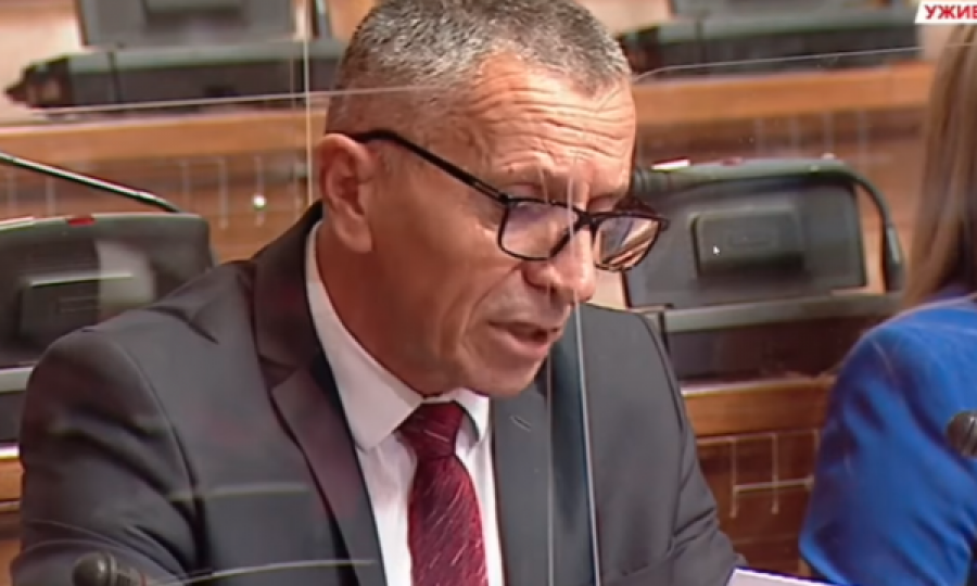 Fjalimi historik i deputetit shqiptar në Kuvendin e Serbisë i titruar në gjuhën shqipe