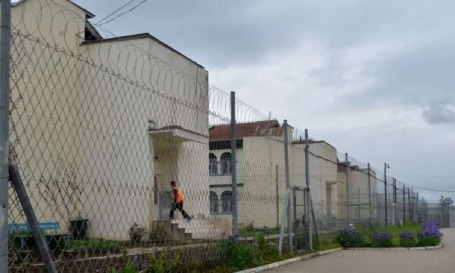 Iku nga burgu para tri ditësh, policia e arreston të denuarin