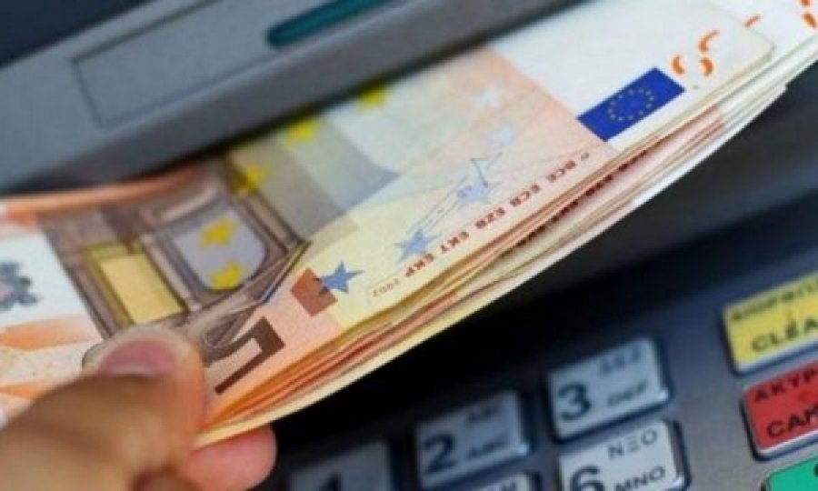 Ministria e Financave ka një kërkesë për bizneset që ende s’i kanë pranuar mjetet për paga