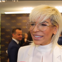 Ka 20 vite pa burrin/ Valbona Memën e pyetën pse s’je martuar: këngëtarja përlot me përgjigjen e saj