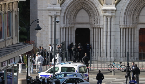 Dalin detaje të reja për profilin e terroristit tunizian që masakroi tre francezët