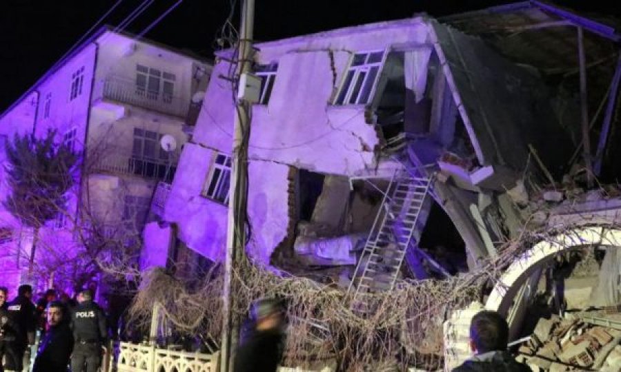 Tërmeti në Turqi dhe Greqi, shkon në 19 numri i të vdekurve