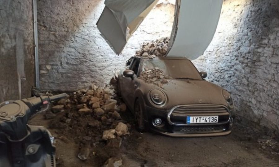 Pamje të tmerrshme vijnë nga Greqia pas tërmetit dhe cunamit