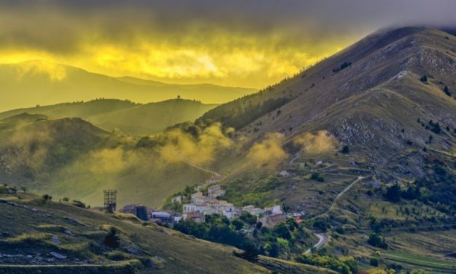 Ky fshat italian do t’iu paguajë deri në 40 mijë euro për të jetuar aty