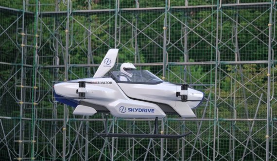 Prezantohet vetura fluturuese elektrike