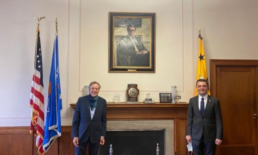 Selimi në Uashington: Kërkon që gjyqtarët e prokurorët amerikan të vijnë në Kosovë