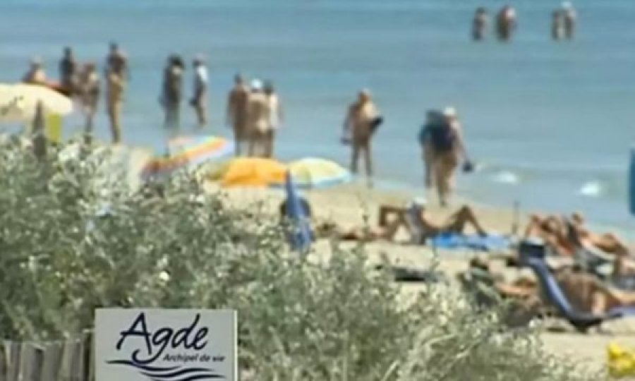 Koronavirusi prek 240 veta në “fshatin e nudistëve”, 800 karantinohen pas festës erotike