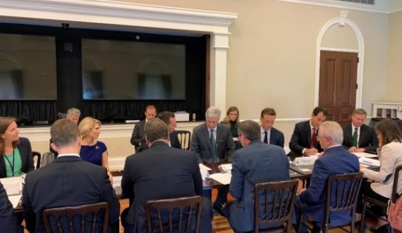 Këshilltari kryesor i Trump që ndërmjetësoi takimin Hoti – Vuçiq jep detaje çfarë ndodhi sot dhe çfarë pritet nesër