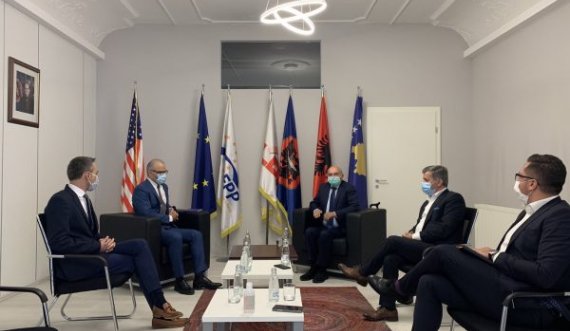 Mustafa flet për gjendjen politike dhe koronavirusin me ambasadorin italian