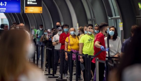 Paralajmërimi i epidemiologut: Evropa mund të jetë tepër vonë për ta ndaluar një valë të dytë të COVID-19