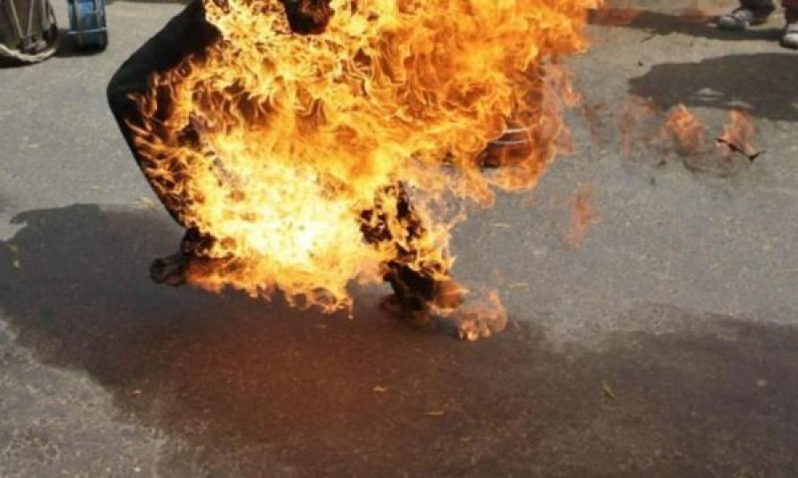 Familjarët e 39-vjeçarit nga Kamenica që dogji veten me benzinë thonë se nuk e dinë pse veproi ashtu