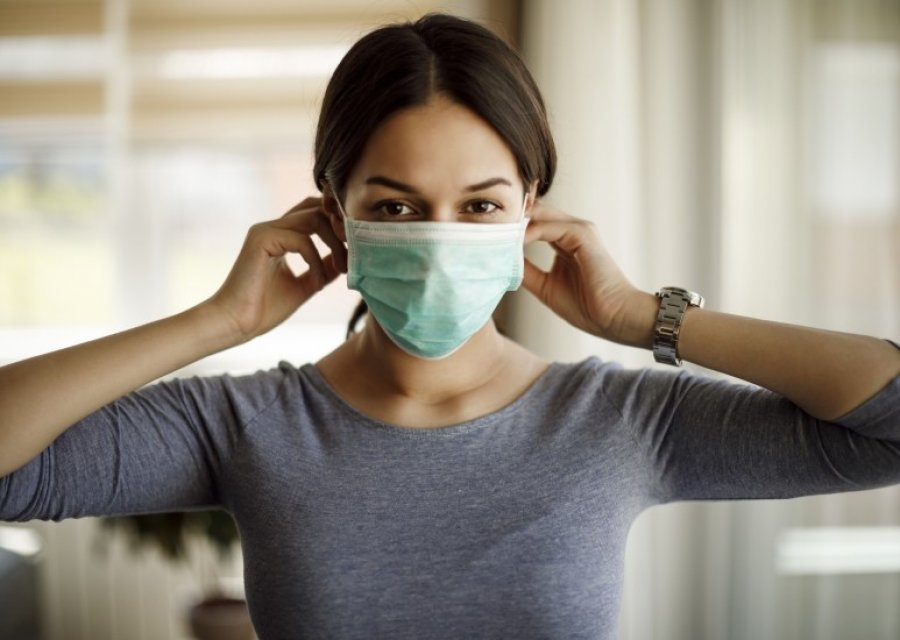 E konfirmon studimi: Mbajta e maskës ulë rrezikun për infektim me 77%