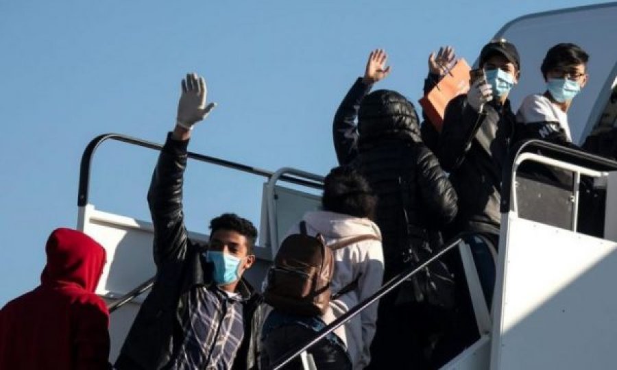 Dhjetëra refugjatë të mitur nisen drejt Gjermanisë