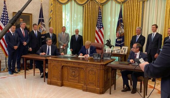 Trump nënshkruan bashkë me Hotin e Vuciqin marrëveshjen