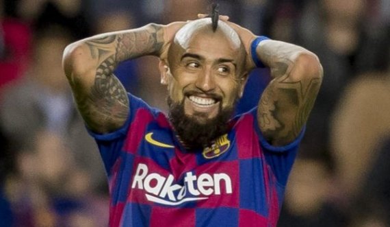 Vidal është duke pritur Barcelonën që ta lirojë atë nga kontrata 