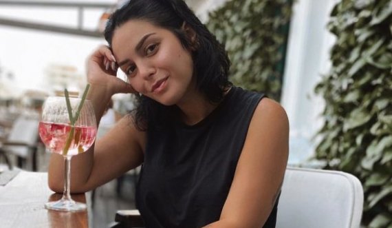 Kaq në formë se keni parë asnjëherë, Fifi mahnit me linjat trupore