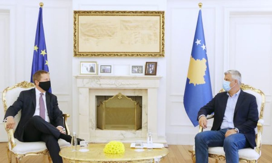 Thaçi pret në takim ambasadorin e ri të BE’së në Kosovë