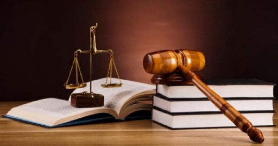Thyerja e një ligji penal është vepër penale kundër të mirës publike