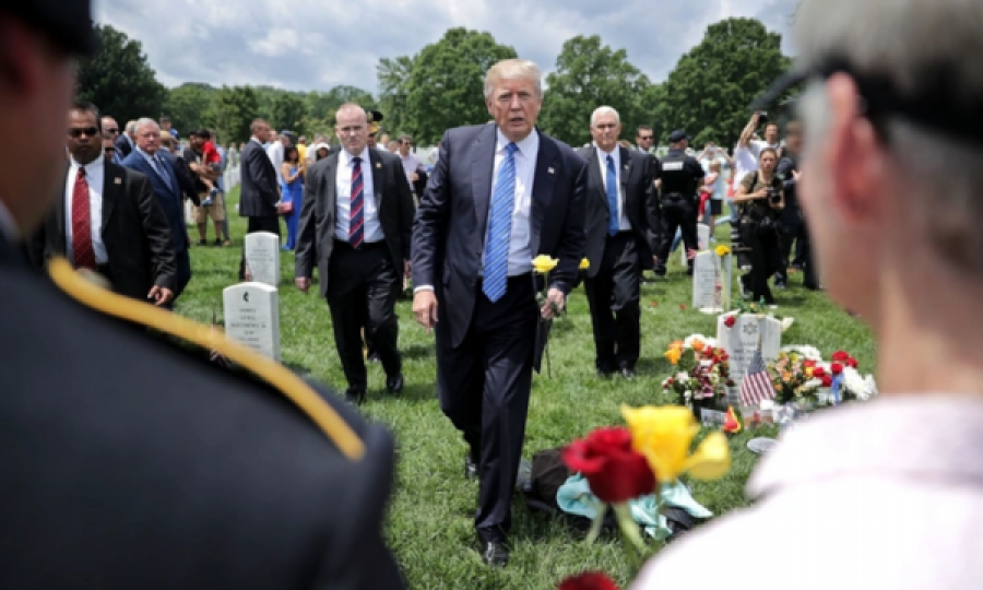 Trumpi akuzohet për fyerje të dëshmorëve: “Pse të shkoj në ato varreza të mbushura me humbës?”