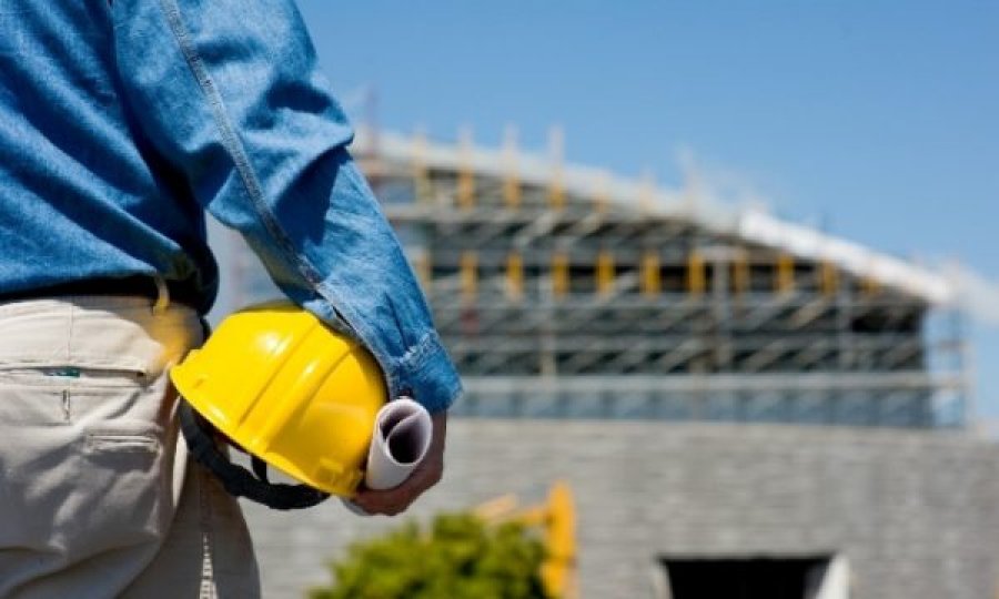 Lëndohet një punëtor derisa punonte në një objekt